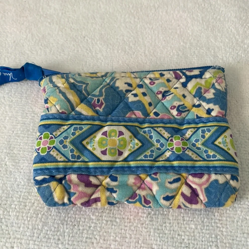 Small Vera Bradley purse with coin purse. - Picture 5 of 8